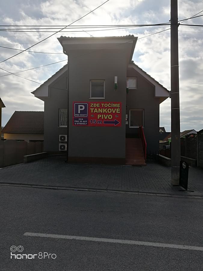 Restaurace A Penzion U Jessyho Perna Εξωτερικό φωτογραφία
